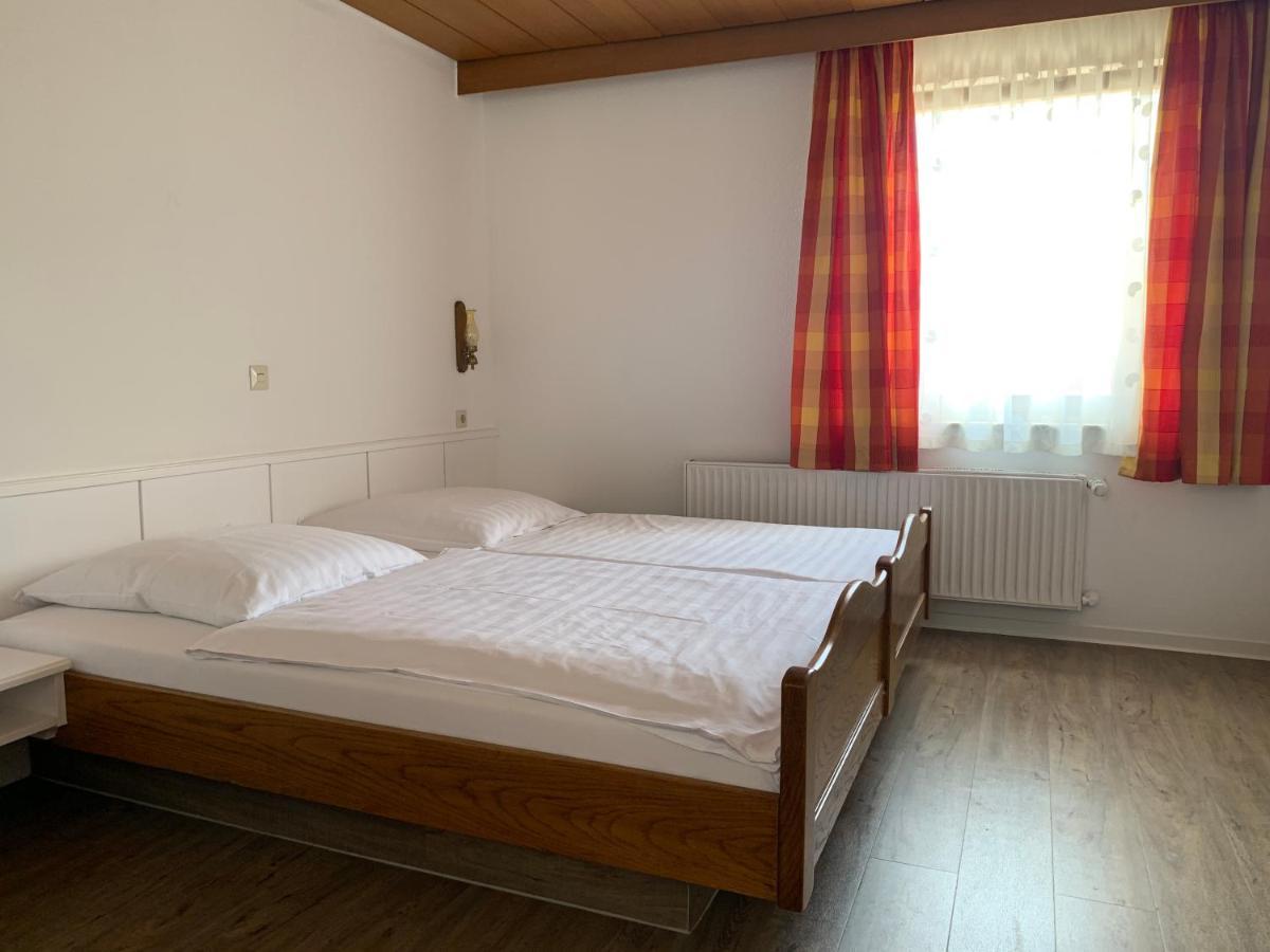 אספרג Gasthof Zum Baeren מראה חיצוני תמונה
