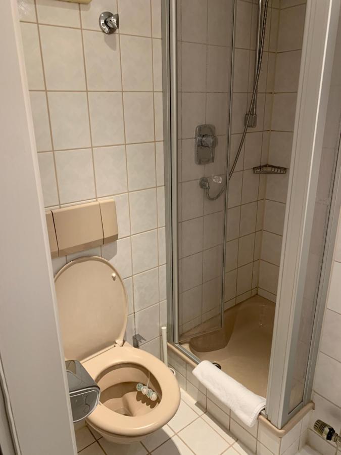 אספרג Gasthof Zum Baeren מראה חיצוני תמונה